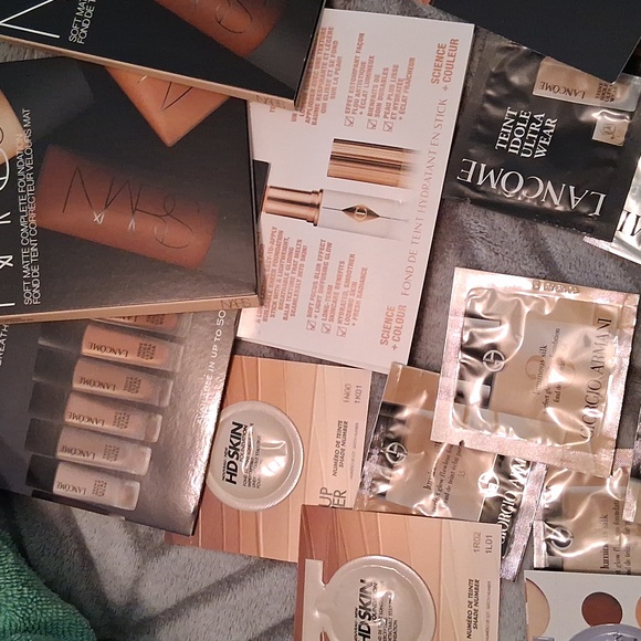 Foundation Sampler Set - Picture 2 of 8